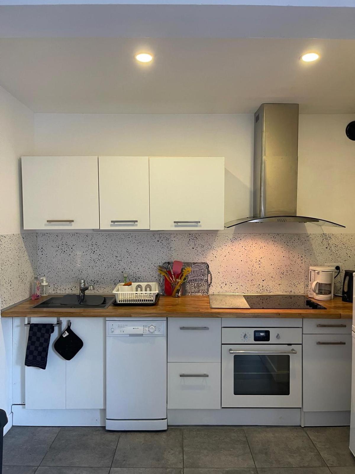 Appartement 50 M2/quartier Calme /5 Mn De La *