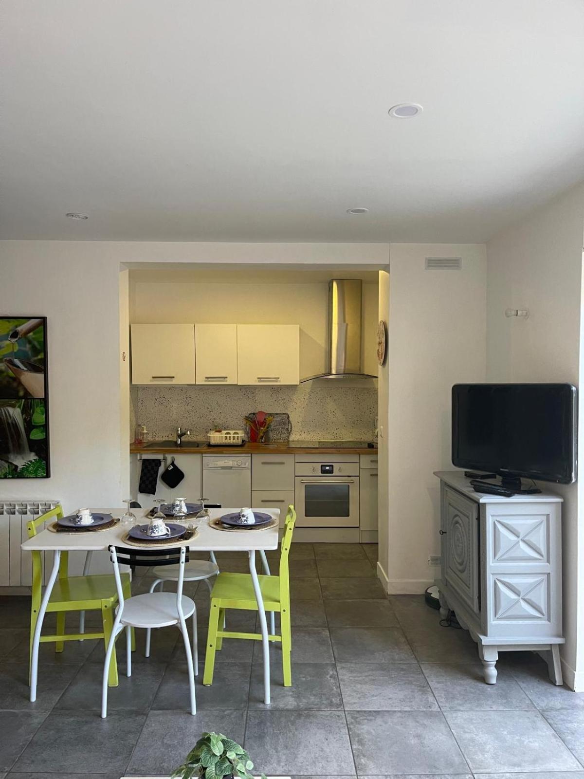 50 M2/quartier Calme /5 Mn De La Labenne